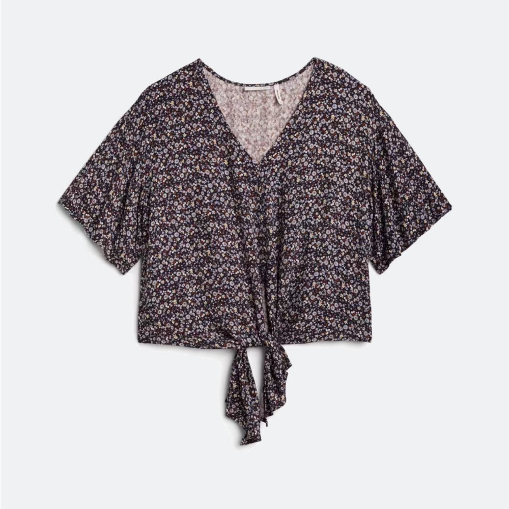NWT LUQ Rhee Tie-Front Blouse.  Size XL